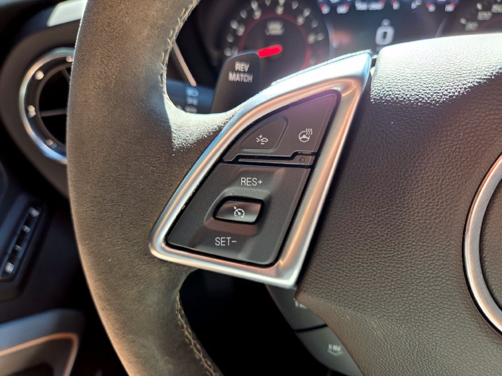 Used 2020 Chevrolet Camaro SS RWD image 30