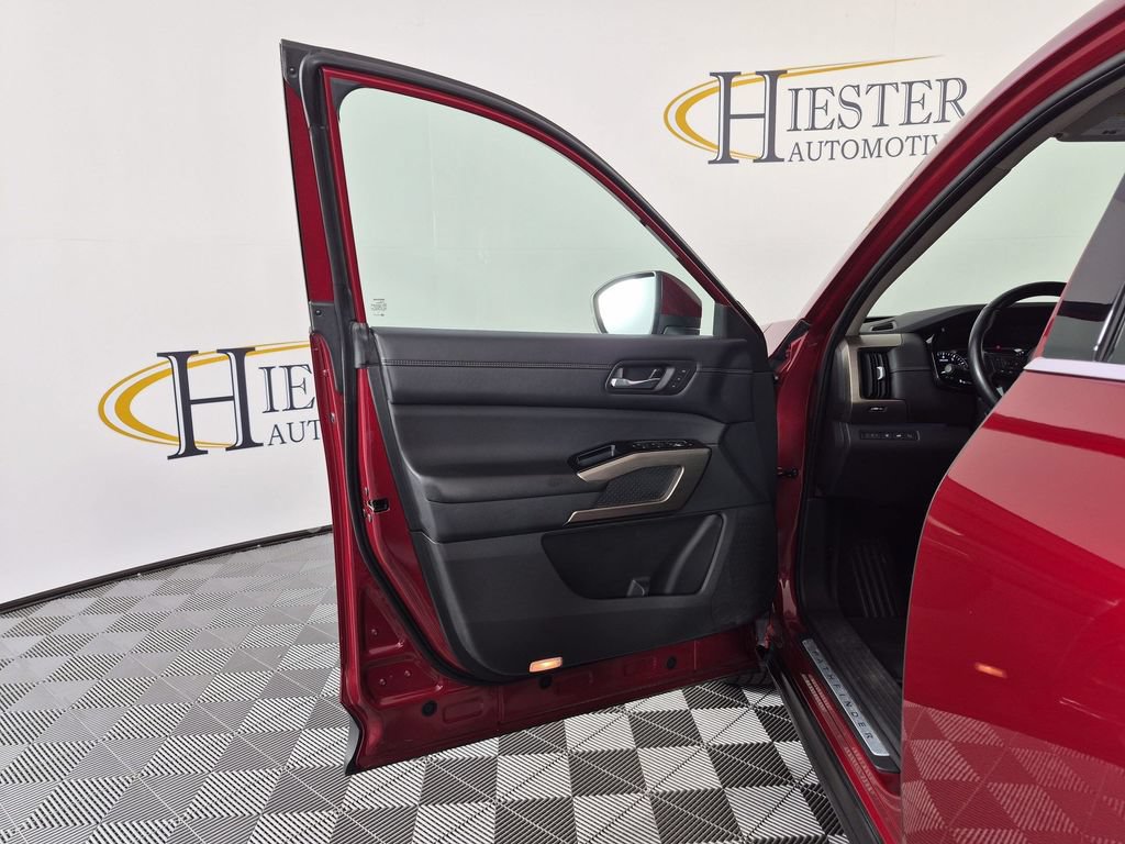 Used 2022 Nissan Pathfinder Platinum AWD/4WD image 14