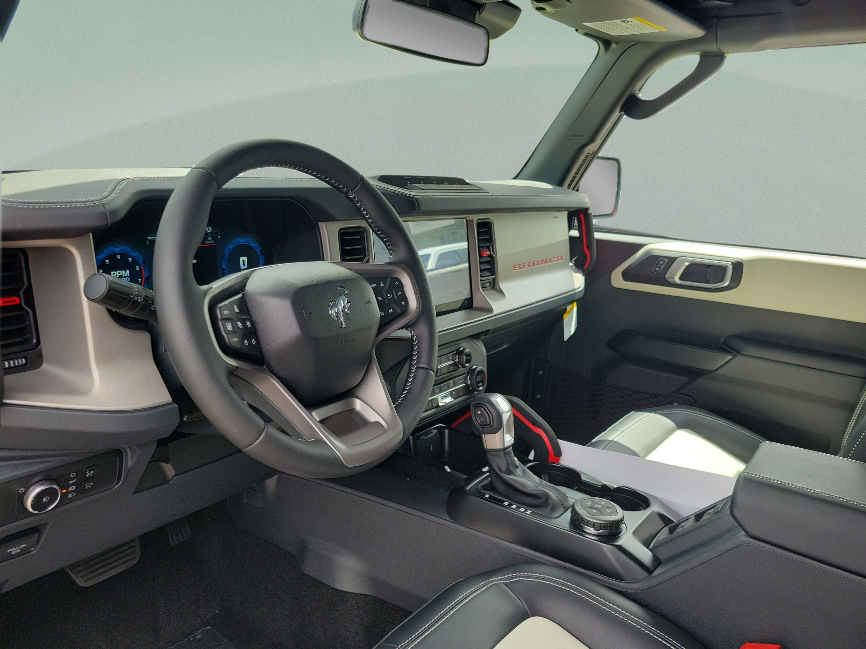 New 2026 Ford Bronco Outer Banks w/ Sasquatch Package AWD/4WD image 16