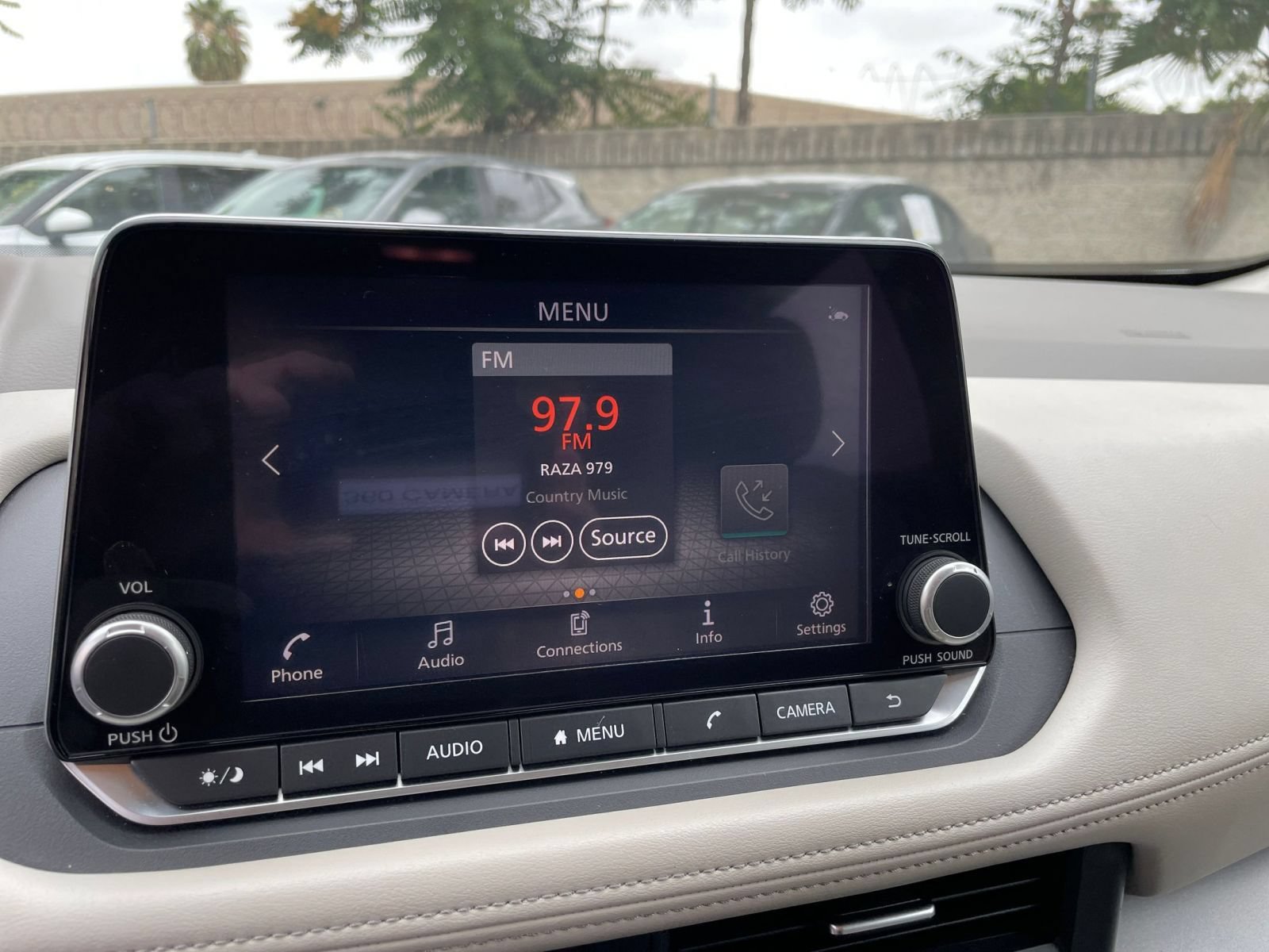 Used 2025 Nissan Rogue SV FWD image 20