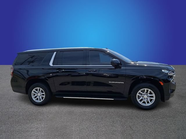 Used 2023 Chevrolet Suburban LT RWD image 3