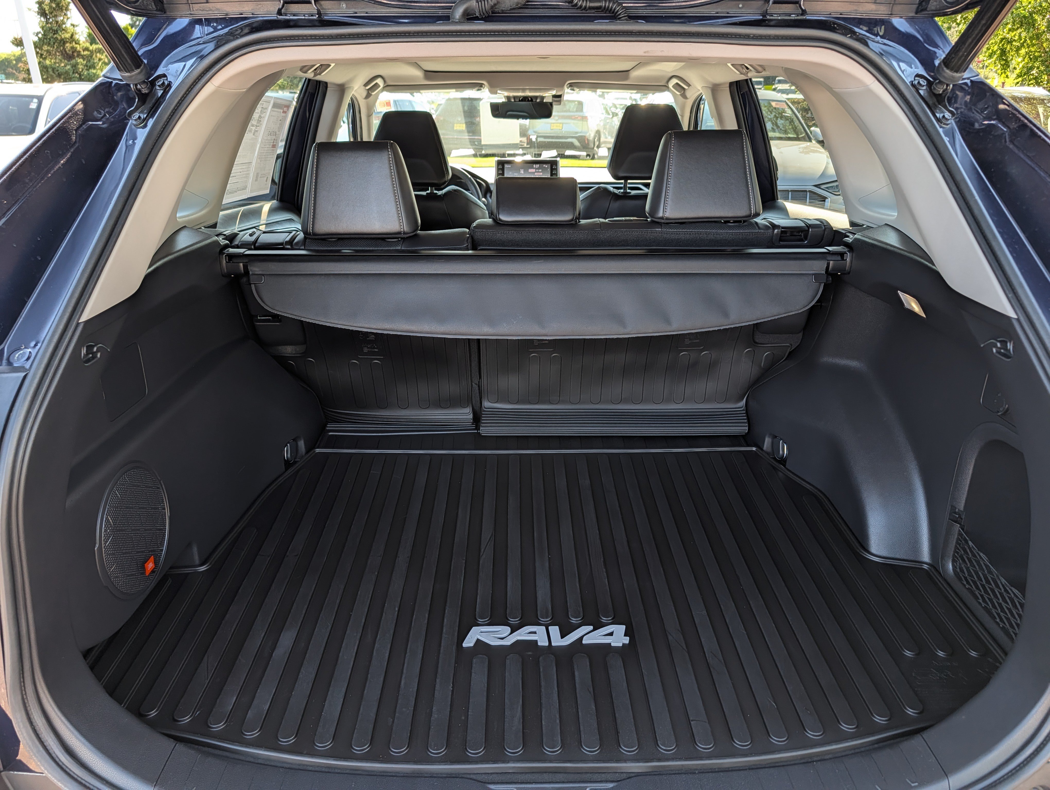 Used 2022 Toyota RAV4 Limited AWD/4WD image 19