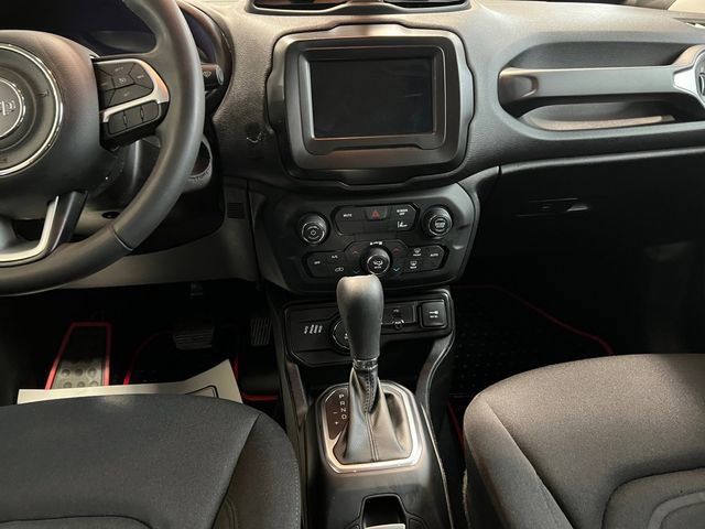 Used 2021 Jeep Renegade Latitude AWD/4WD image 9