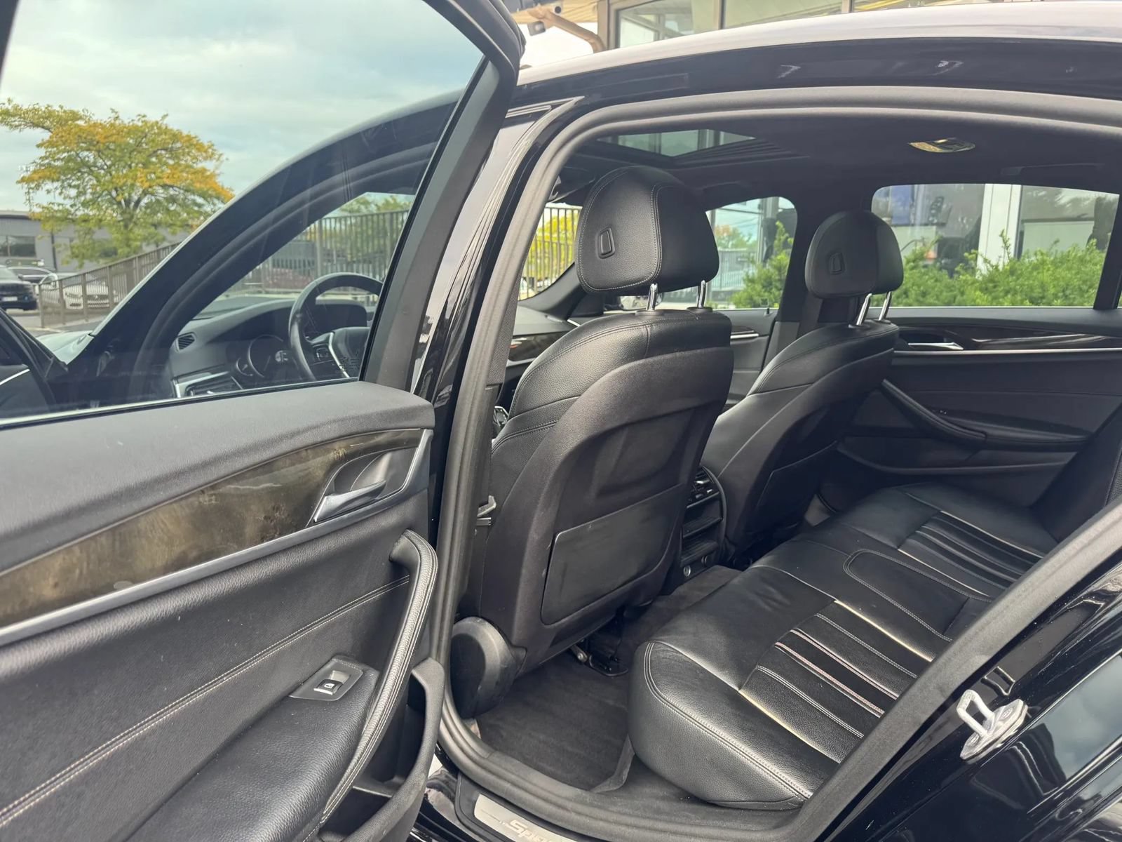 Used 2017 BMW 540i RWD image 12