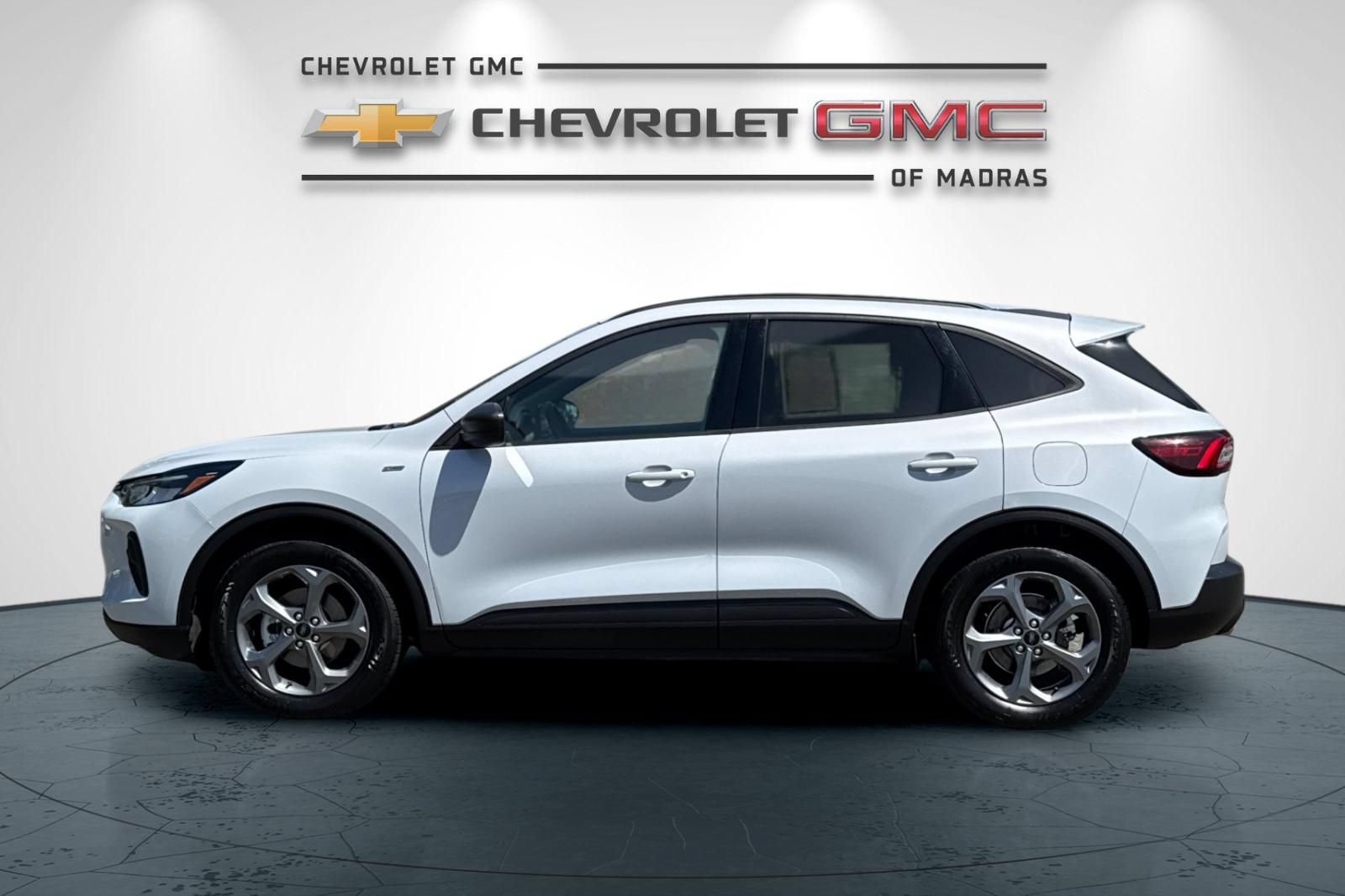 Used 2025 Ford Escape ST-Line FWD image 6