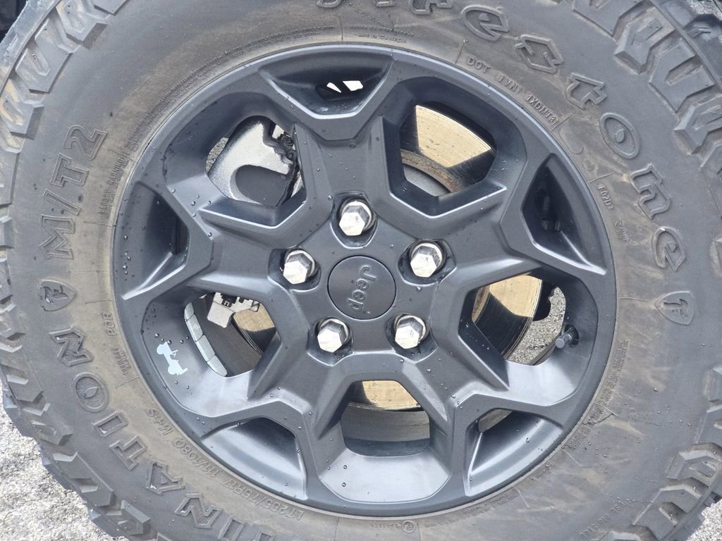 Used 2023 Jeep Wrangler Unlimited w/ Cold Weather Group AWD/4WD image 9