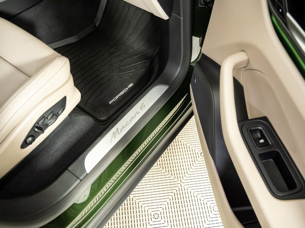 Certified 2024 Porsche Macan 4 Electric AWD/4WD image 26