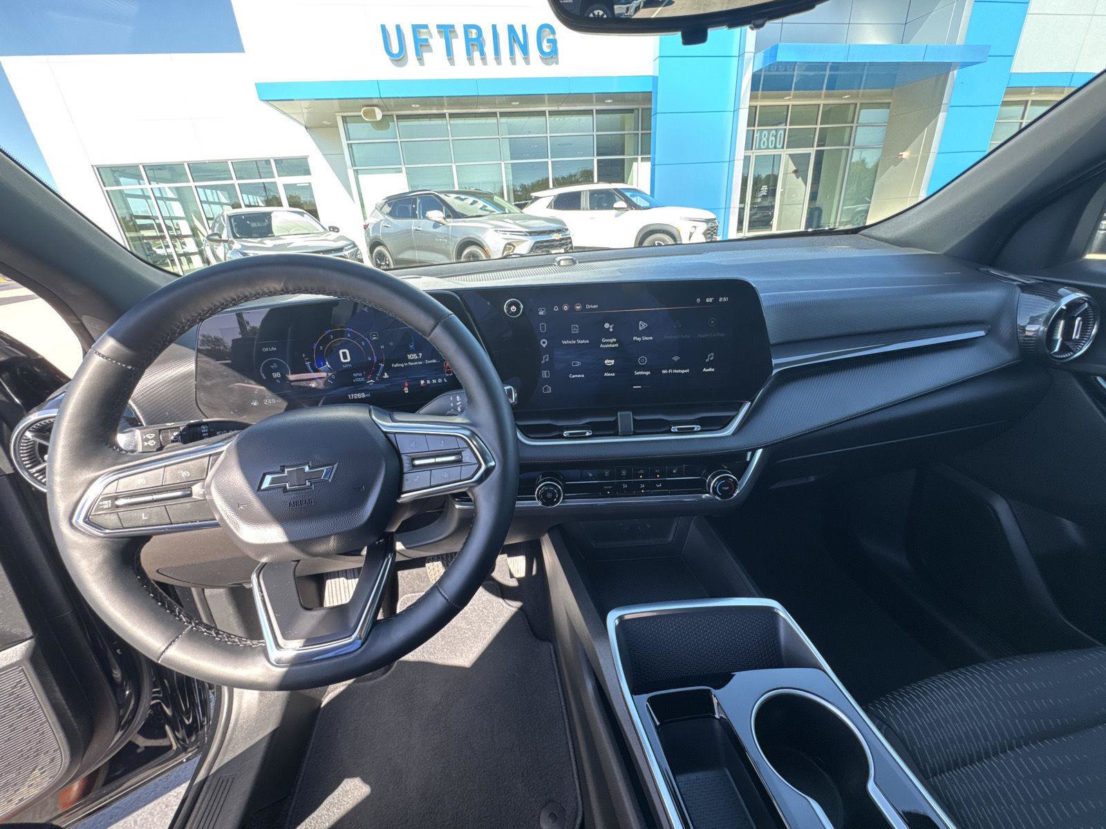 Used 2025 Chevrolet Equinox LT w/ Safety and Technology Package FWD image 19