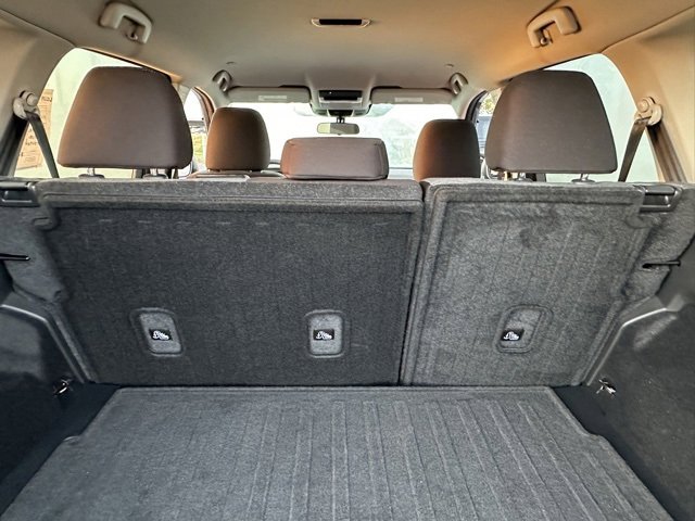 Used 2023 Nissan Rogue SV image 15