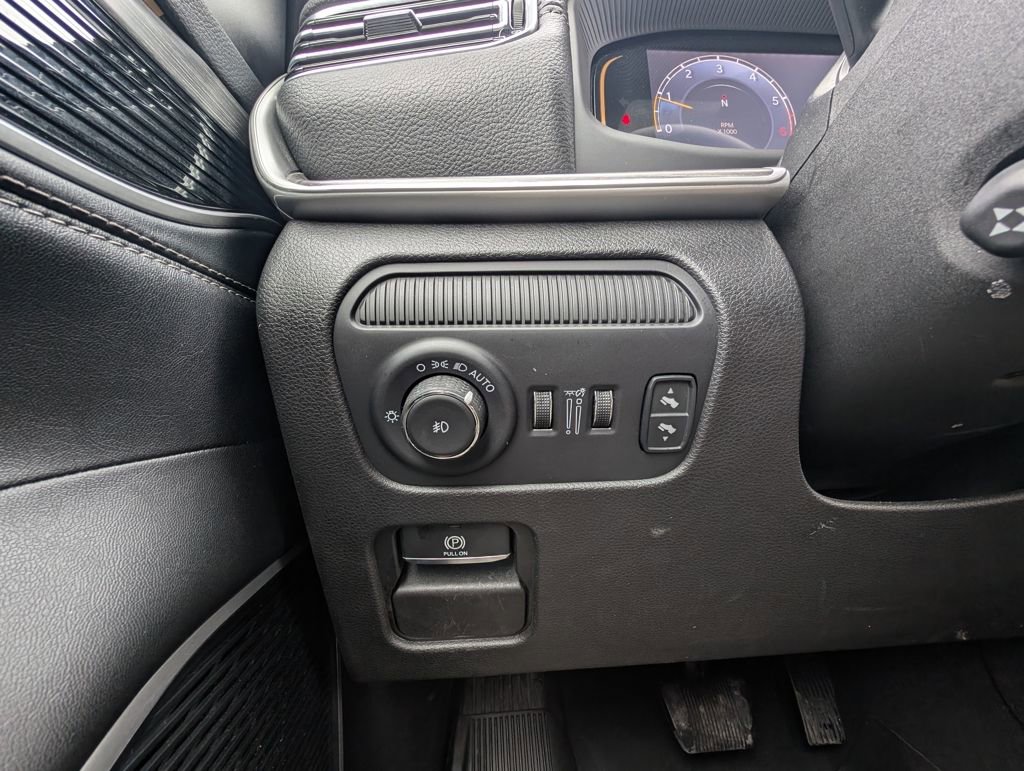 Used 2024 Jeep Wagoneer Series III image 37