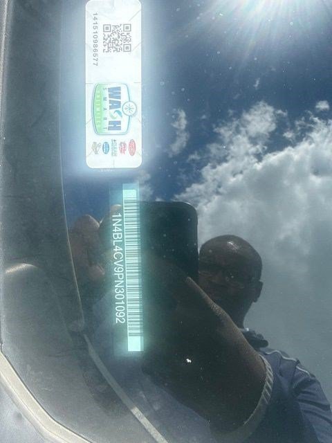 Used 2023 Nissan Altima 2.5 SR w/ SR Premium Package FWD image 4