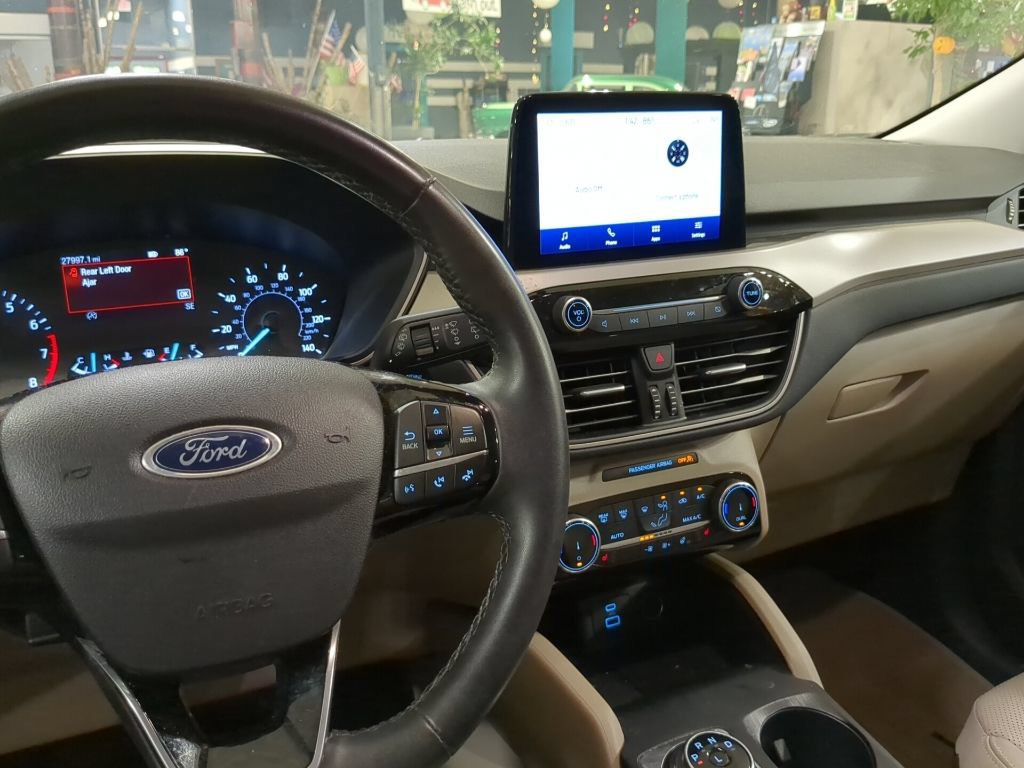 Used 2022 Ford Escape SEL AWD/4WD image 11
