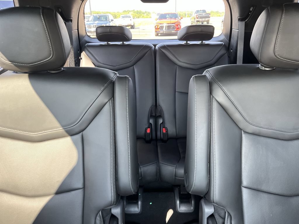 Used 2023 Cadillac XT6 Premium Luxury w/ Technology Package FWD image 23