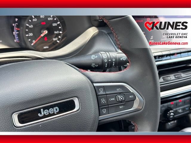 Used 2025 Jeep Compass Trailhawk AWD/4WD image 25