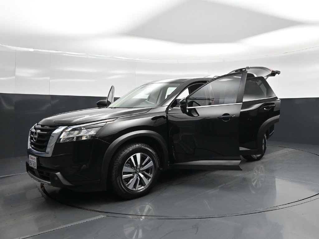 Used 2022 Nissan Pathfinder SL AWD/4WD image 34
