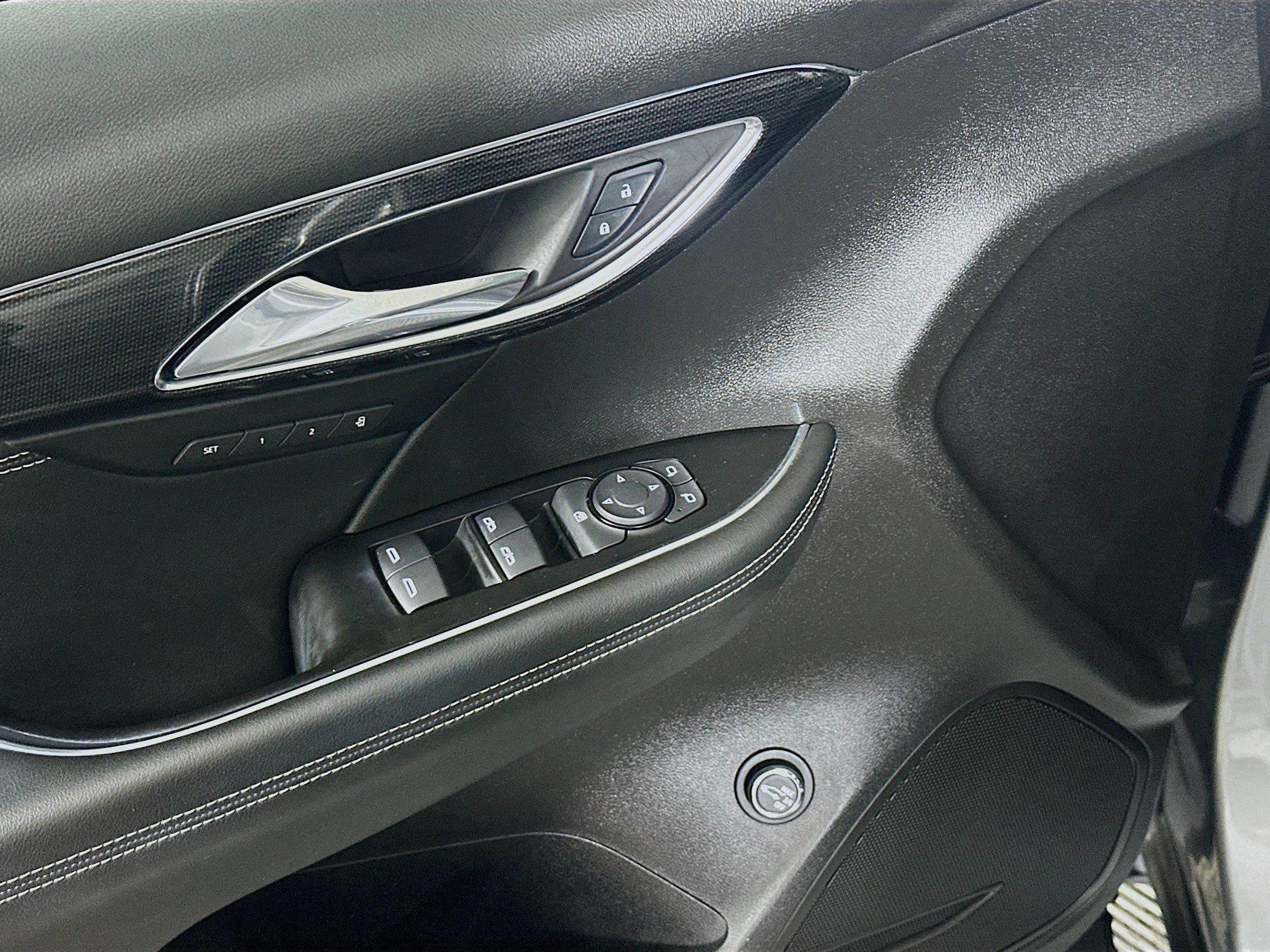 Used 2023 Buick Envision Essence w/ Sport Touring Package FWD image 15