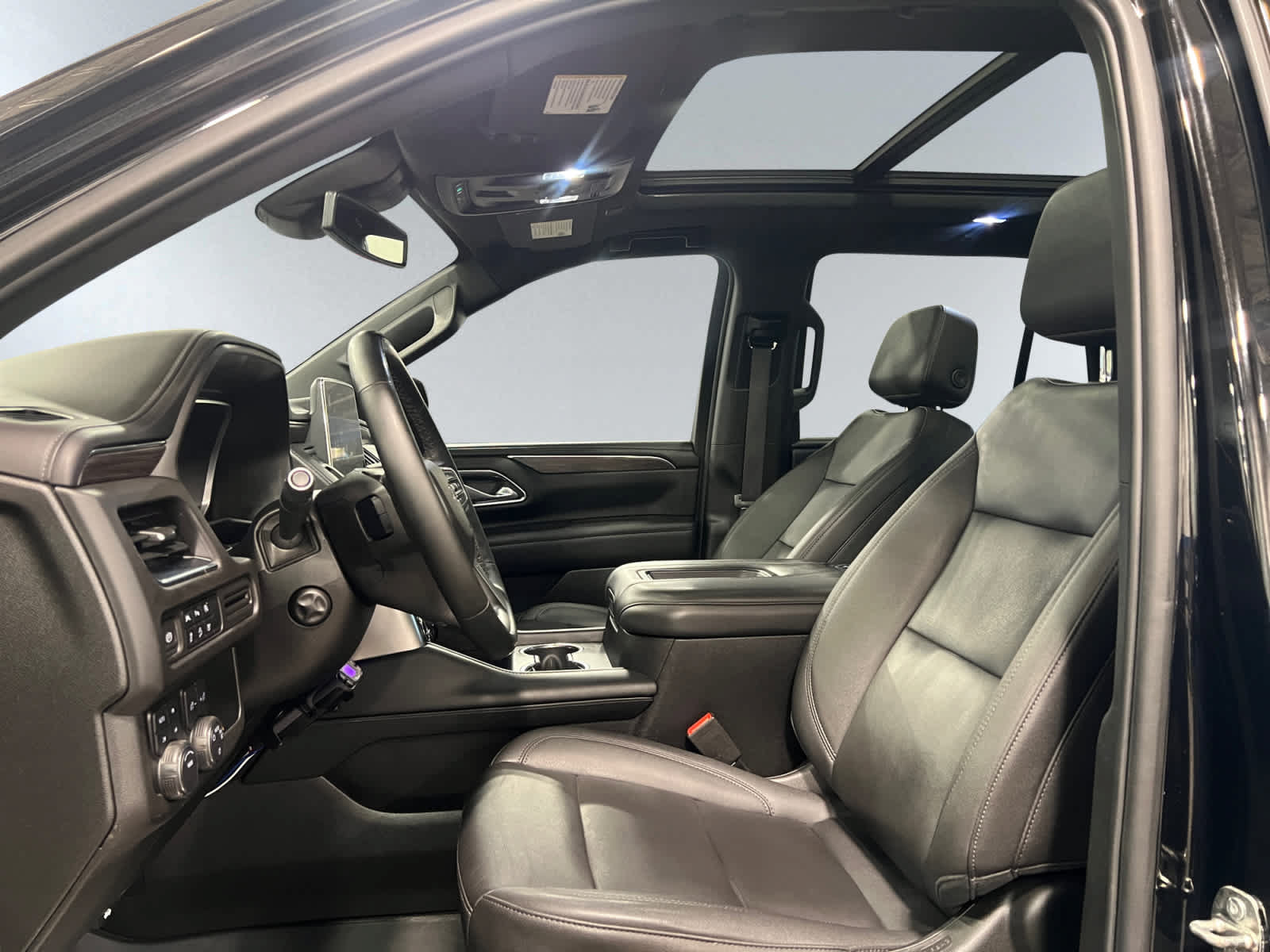 Used 2023 Chevrolet Tahoe Z71 w/ Luxury Package AWD/4WD image 11