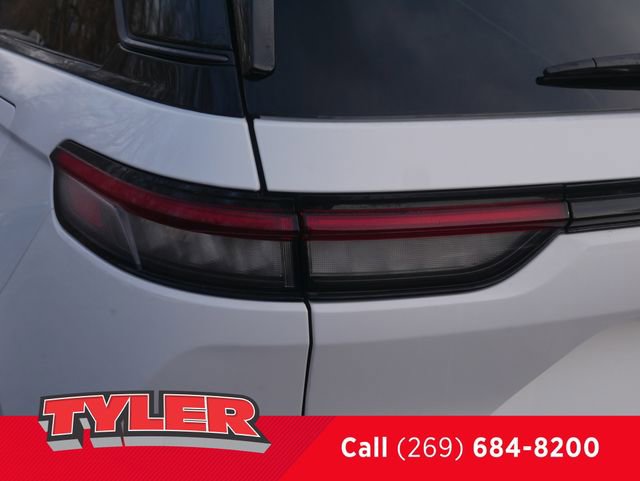 New 2026 Jeep Grand Cherokee Summit image 13