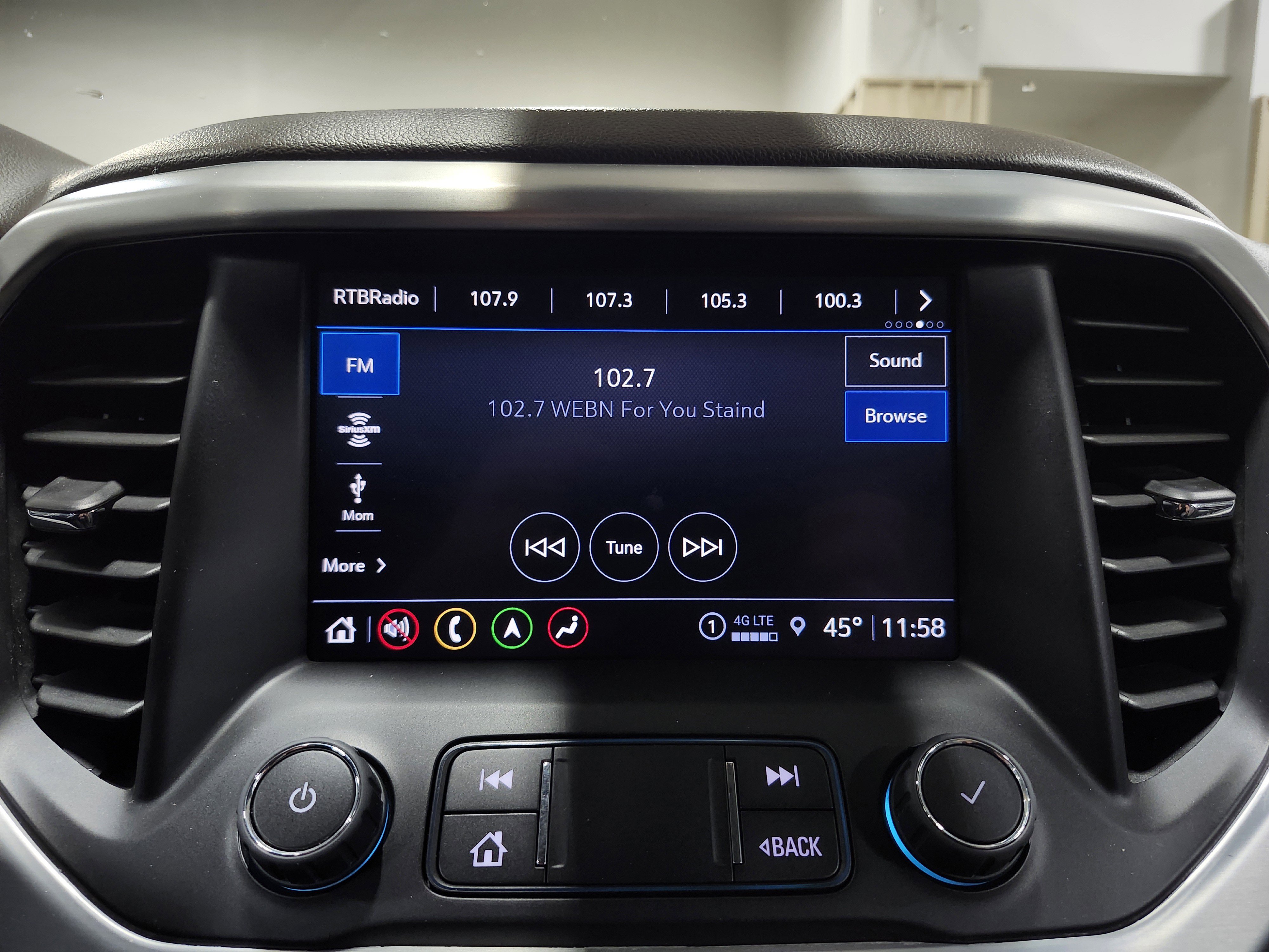 Used 2023 GMC Acadia SLT image 5