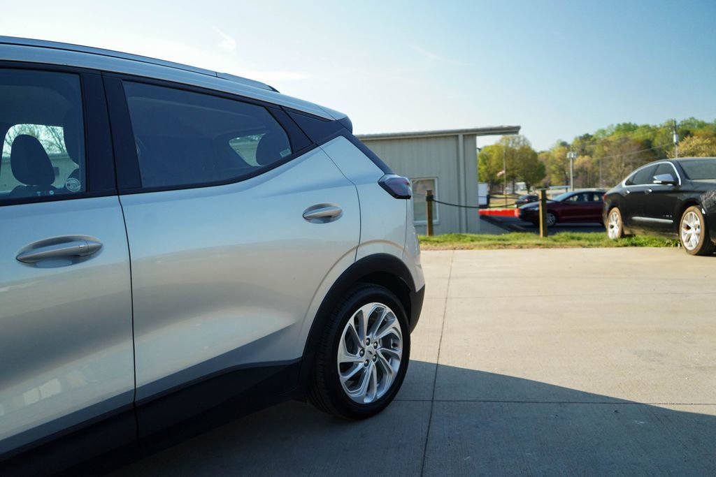Used 2023 Chevrolet Bolt EUV LT image 15