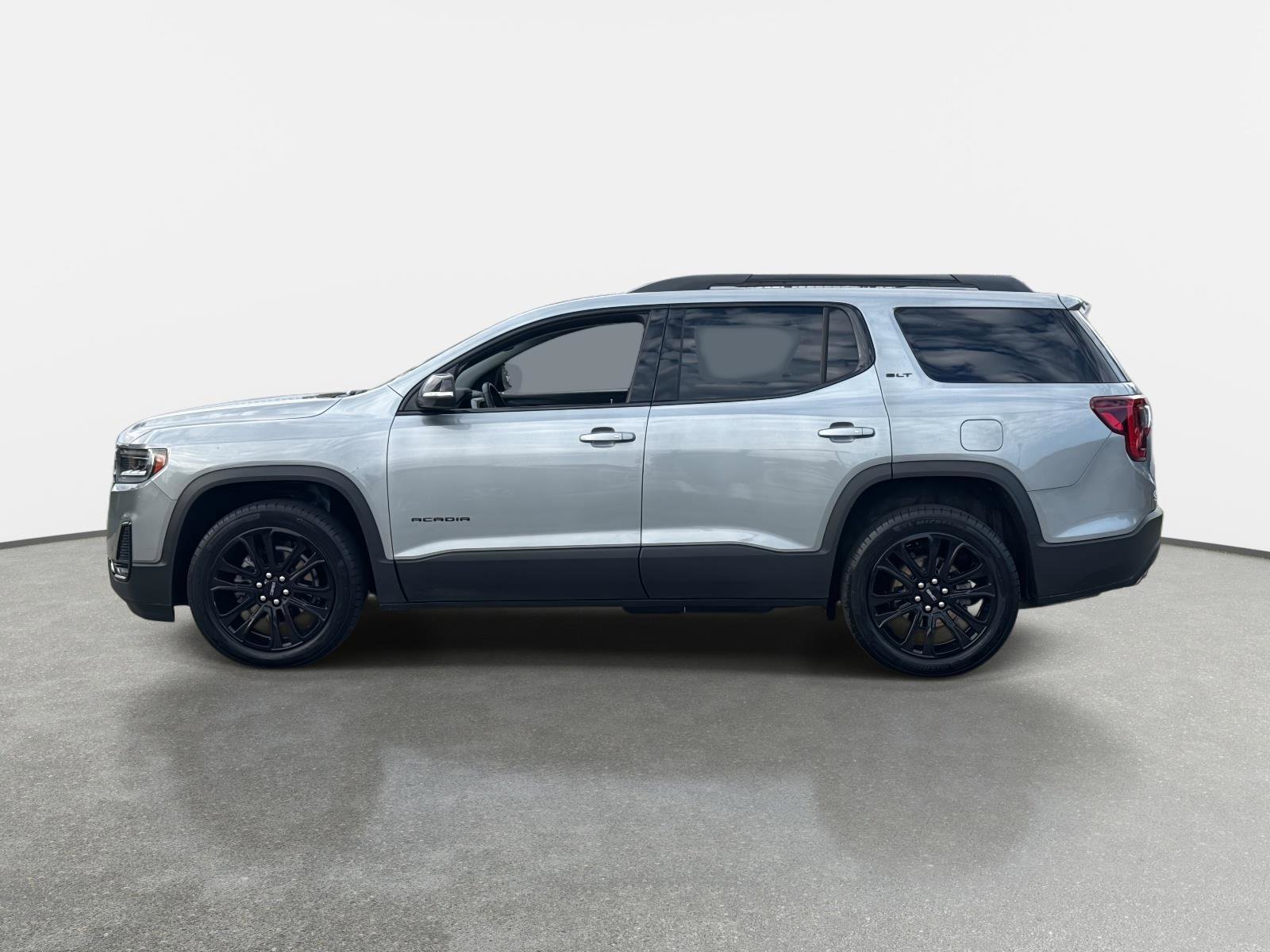 Used 2023 GMC Acadia SLT w/ Elevation Edition image 8