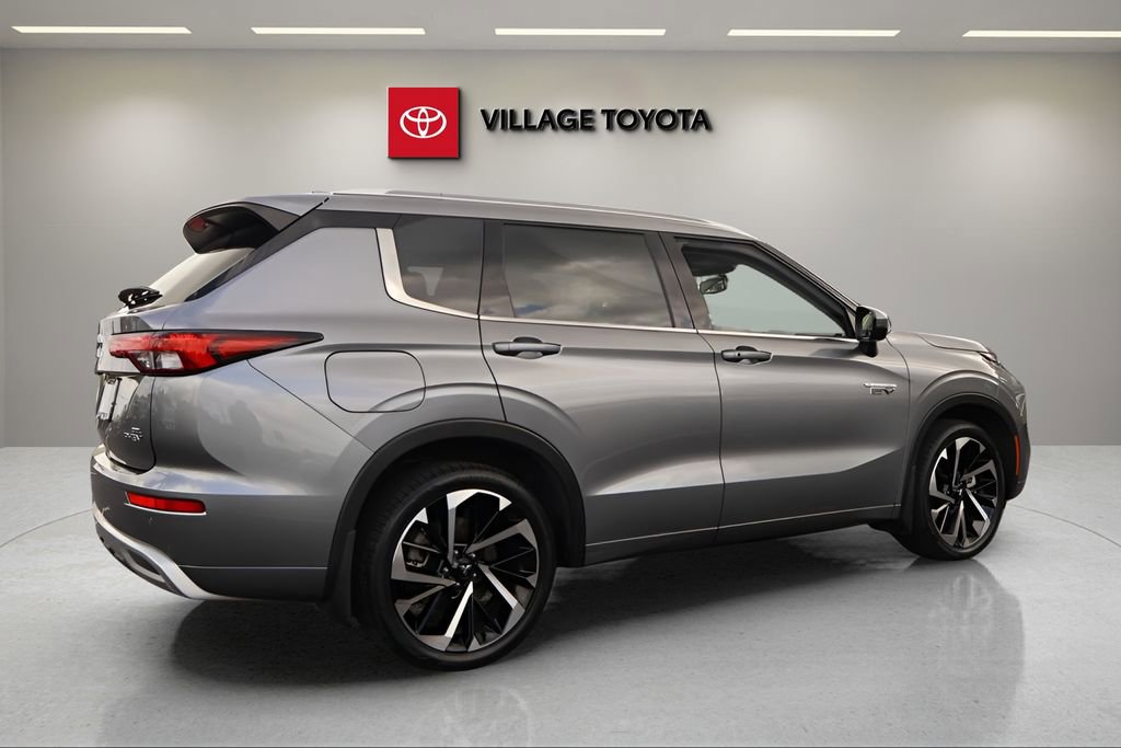 Used 2023 Mitsubishi Outlander SEL AWD/4WD image 5