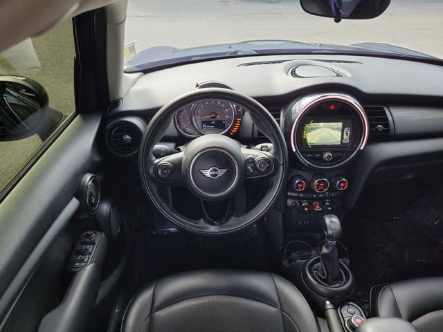 Used 2017 MINI Cooper 4-Door Hardtop image 24