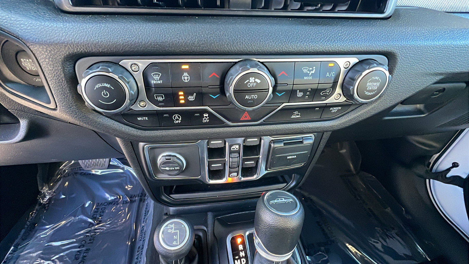 Used 2024 Jeep Gladiator Sport image 34