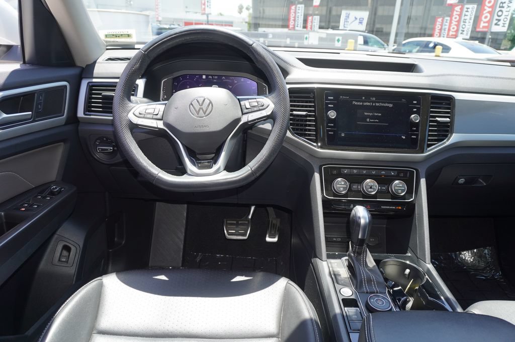 Used 2022 Volkswagen Atlas SEL R-Line AWD/4WD image 14