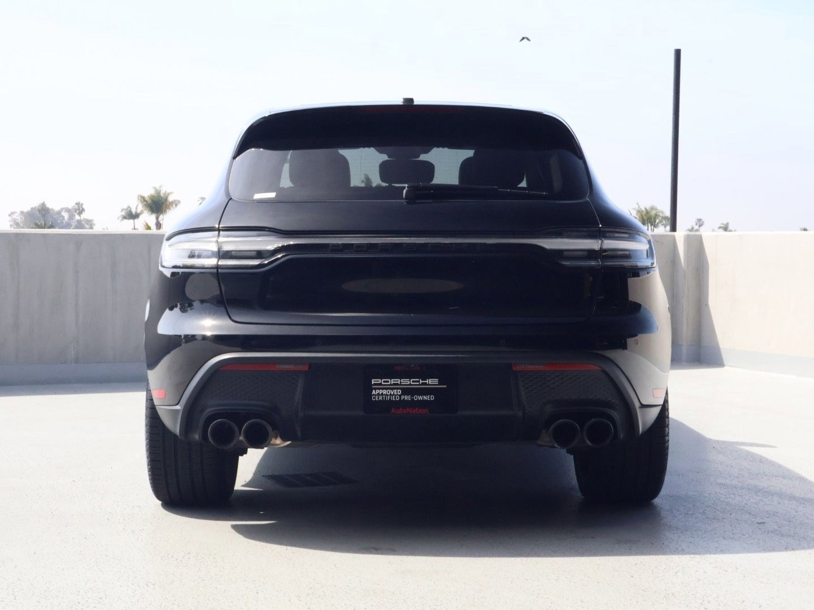 Certified 2025 Porsche Macan image 10