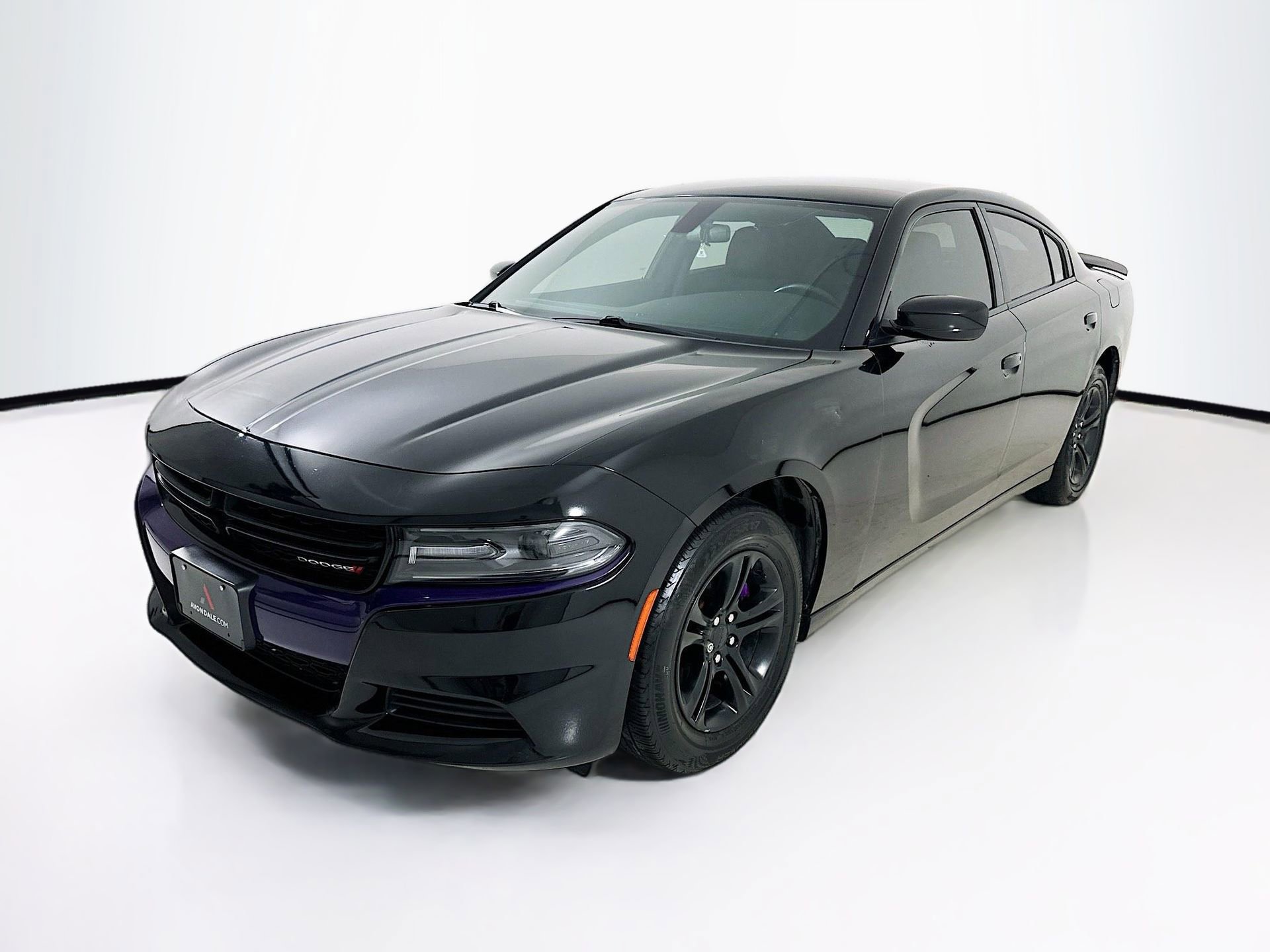 Used 2019 Dodge Charger SXT image 3