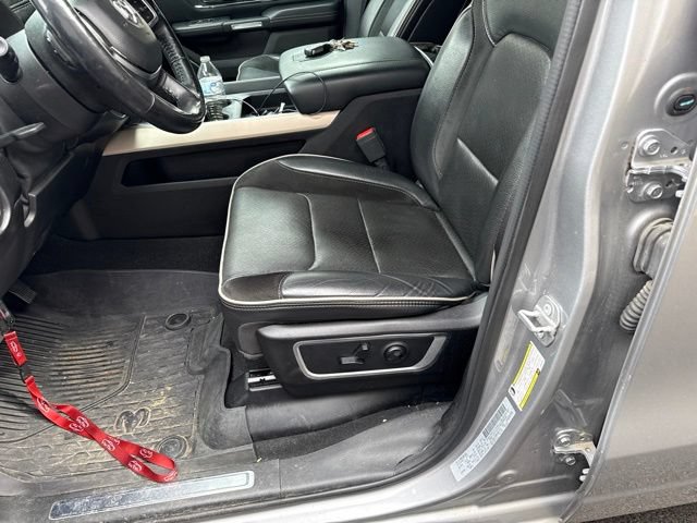 Used 2019 RAM 1500 Laramie AWD/4WD image 12