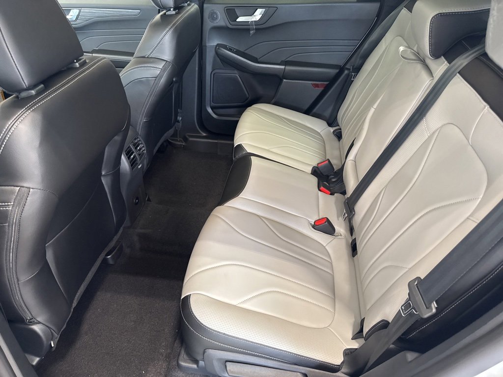 New 2025 Ford Escape SE w/ PHEV Premium Package image 13