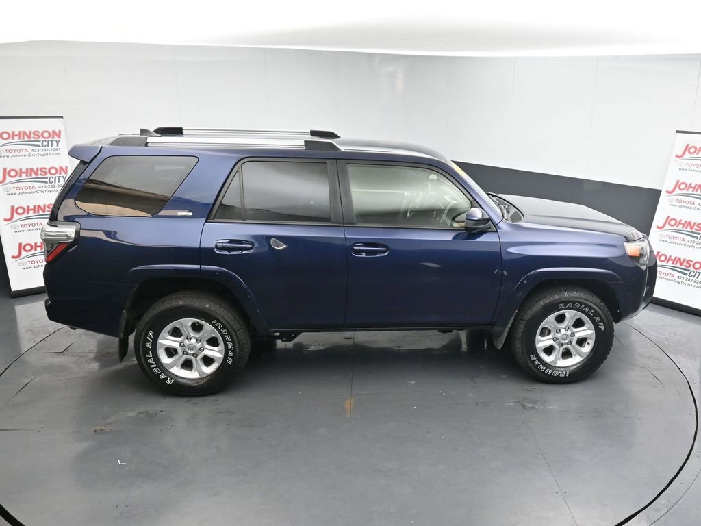 Used 2024 Toyota 4Runner SR5 AWD/4WD image 31
