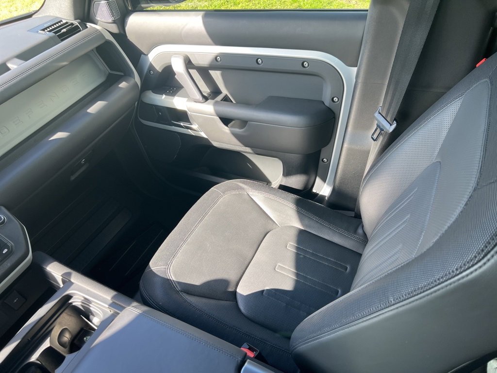 Used 2022 Land Rover Defender 110 X-Dynamic HSE image 14