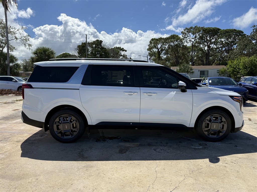 New 2026 Kia Carnival EX image 3