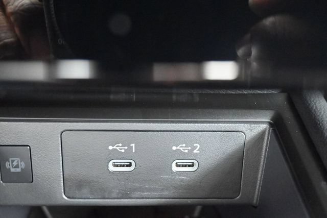 Used 2025 Nissan Kicks SR FWD image 33