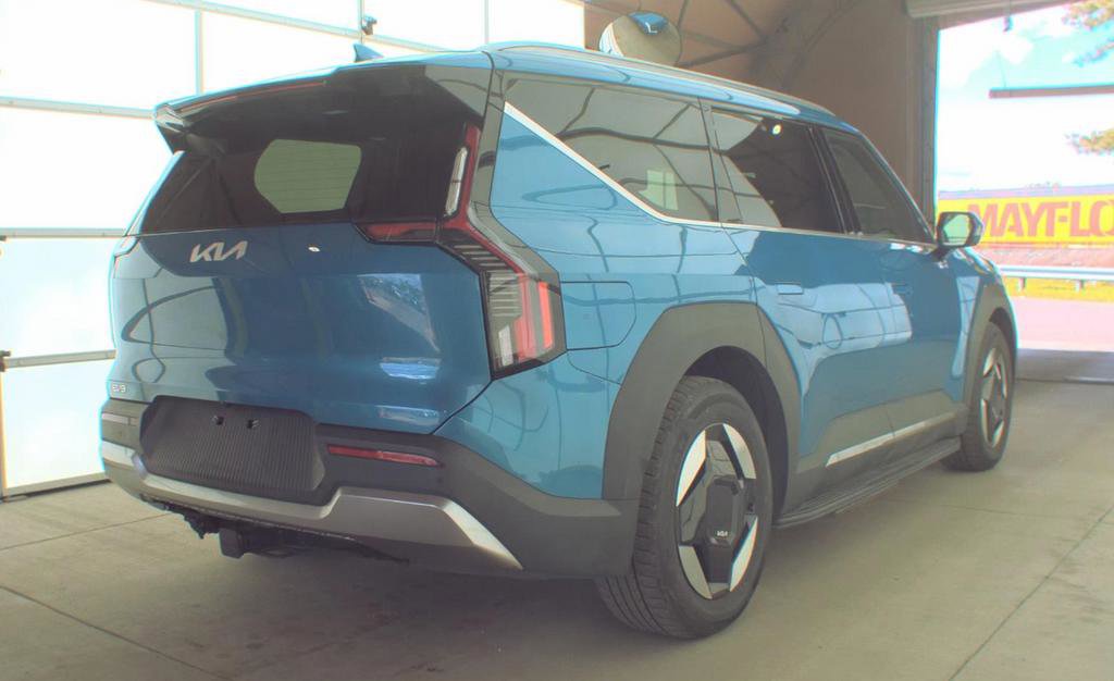 Certified 2024 Kia EV9 Wind AWD/4WD image 4