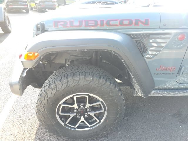 Used 2024 Jeep Wrangler Unlimited Rubicon w/ Convenience Group AWD/4WD image 2