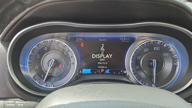 Used 2015 Chrysler 300 Limited RWD image 12