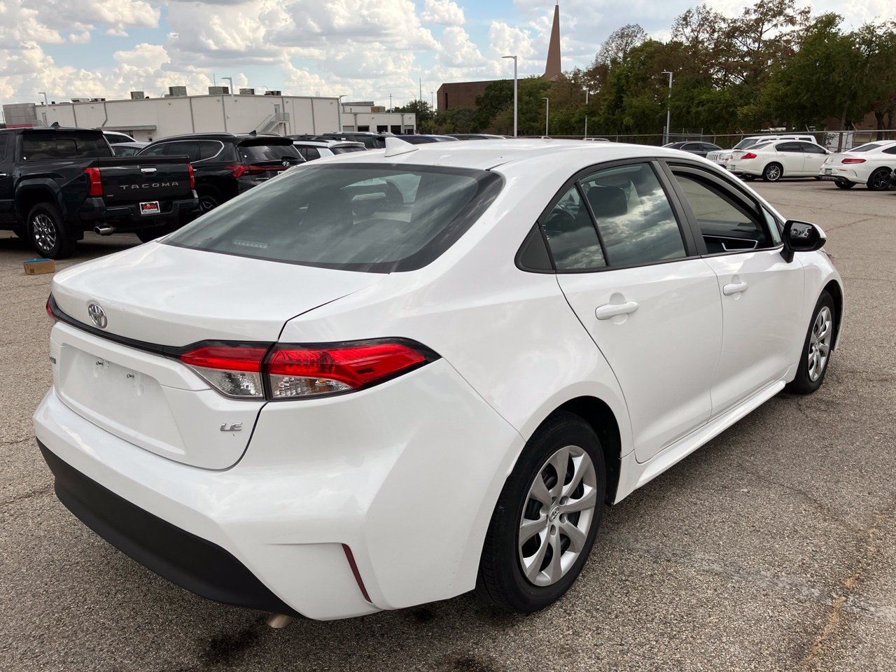 Used 2025 Toyota Corolla LE FWD image 4