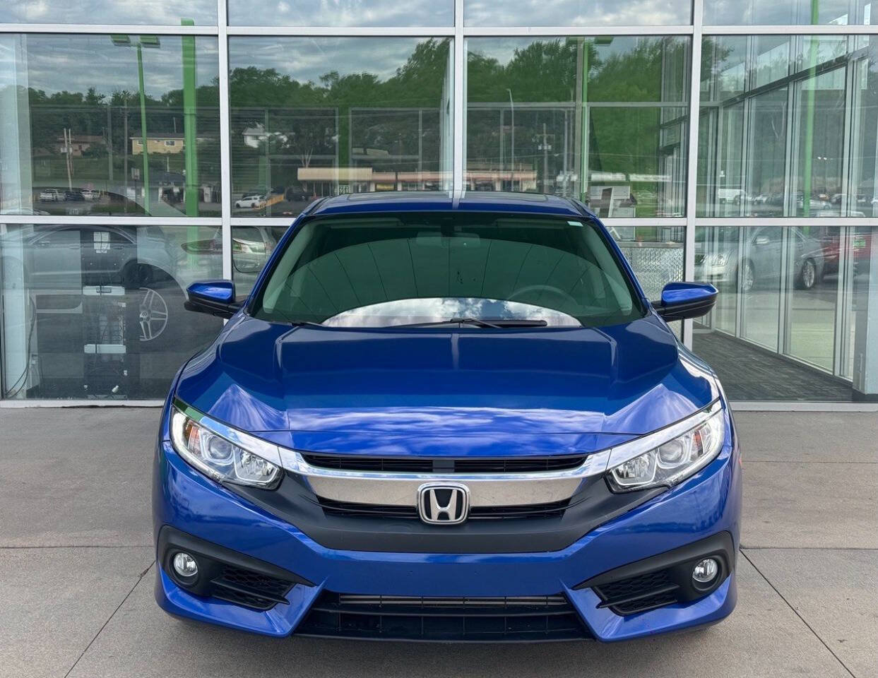 Used 2017 Honda Civic EX-L image 3