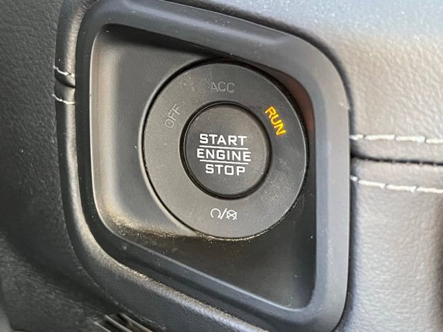 Used 2025 Jeep Wrangler Unlimited Rubicon 4xe w/ Convenience Group AWD/4WD image 24