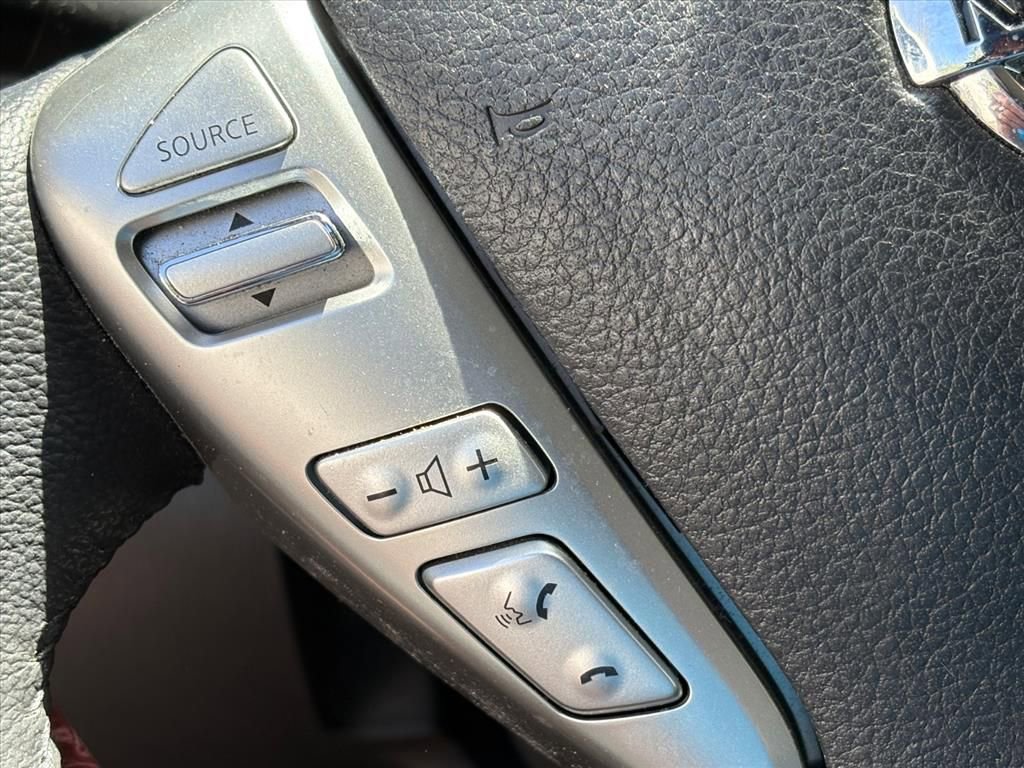 Used 2014 Nissan Versa Note SV w/ SL Package image 10