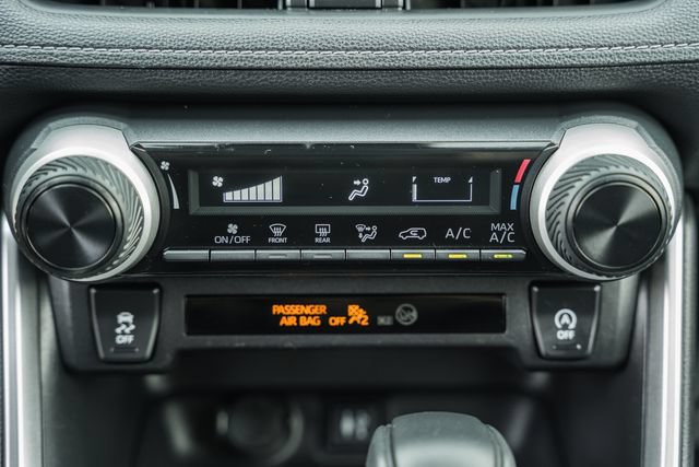 Used 2019 Toyota RAV4 LE w/ All Weather Liner Package AWD/4WD image 21