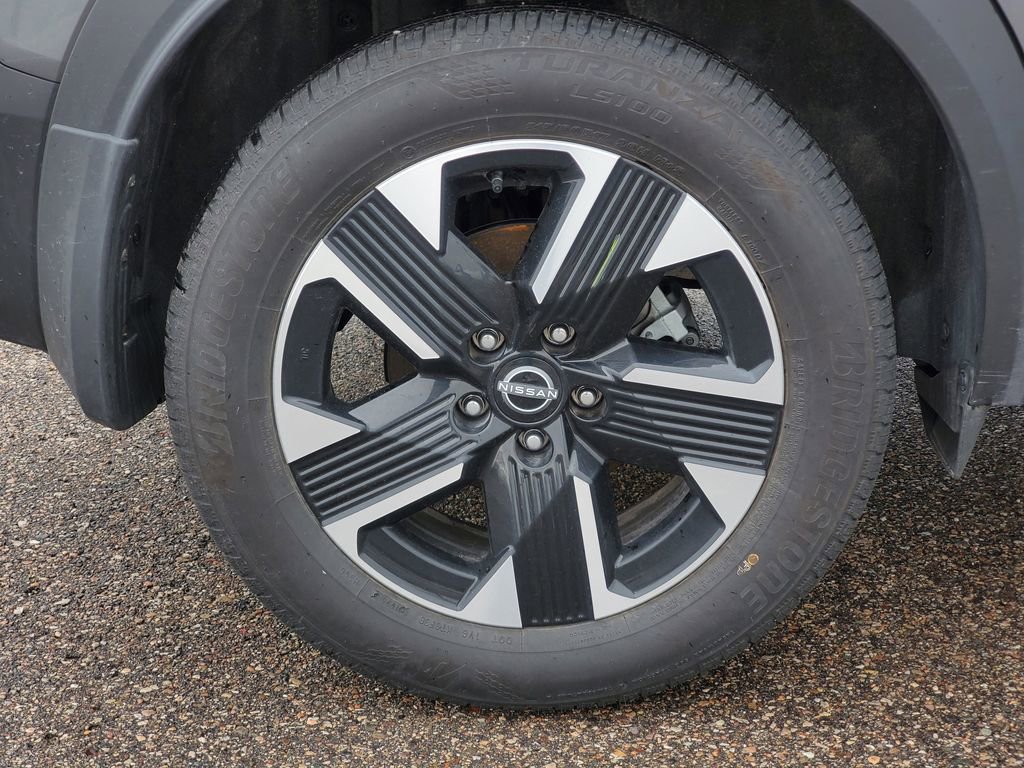 Used 2025 Nissan Kicks SV image 5