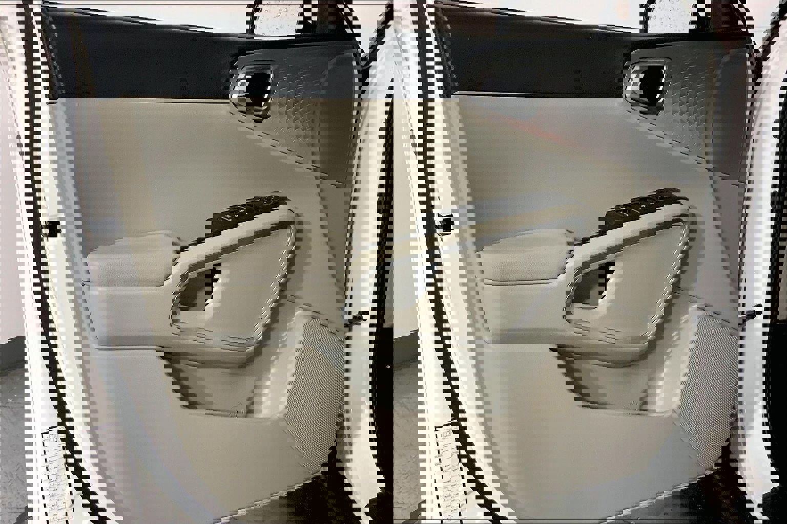 Used 2025 Kia Soul LX FWD image 24