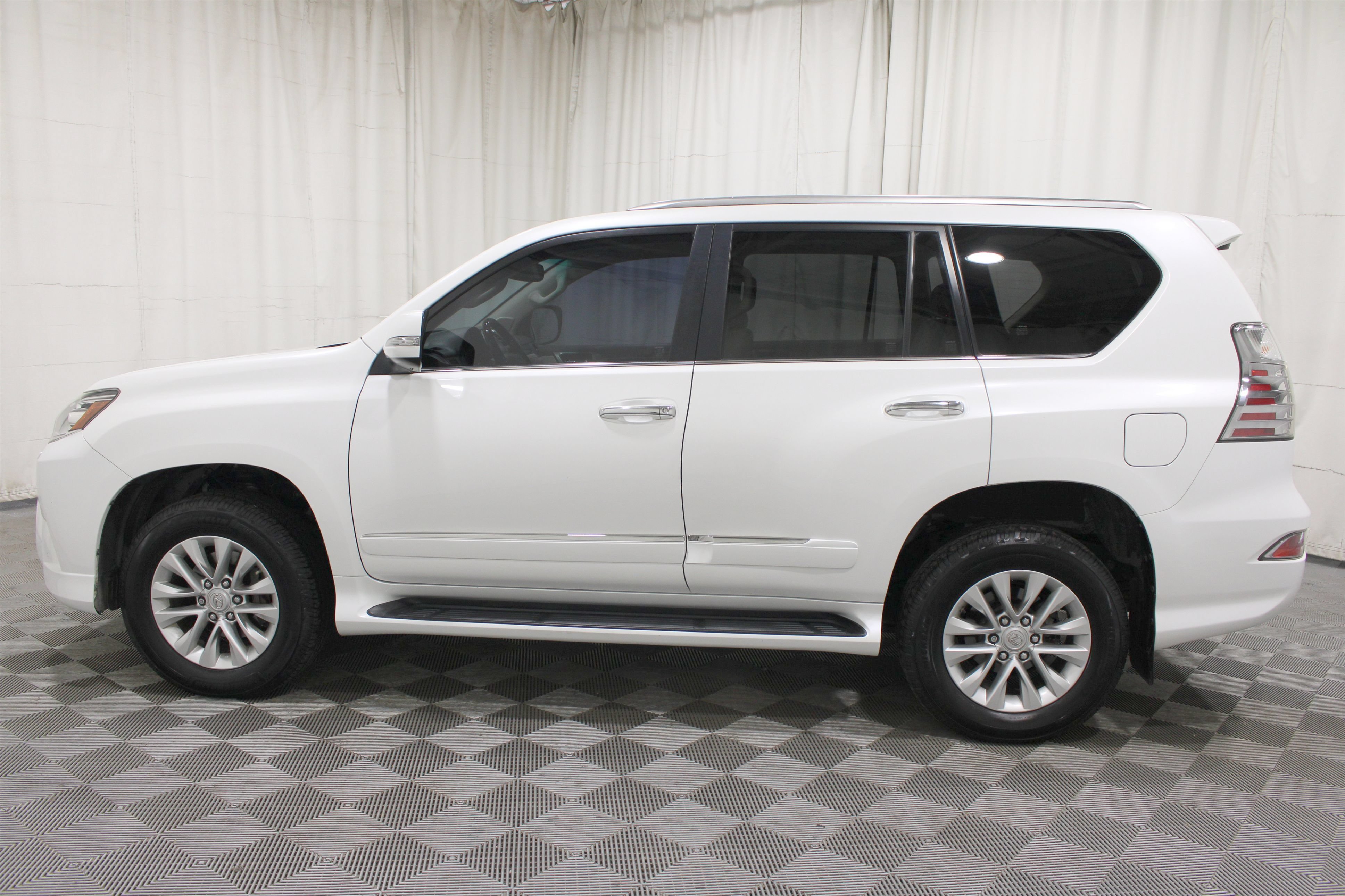 Used 2017 Lexus GX 460 Premium AWD/4WD image 35