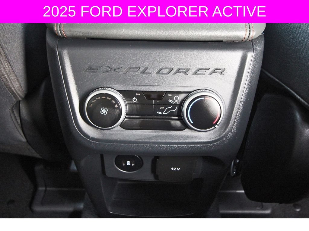 Used 2025 Ford Explorer Active RWD image 15
