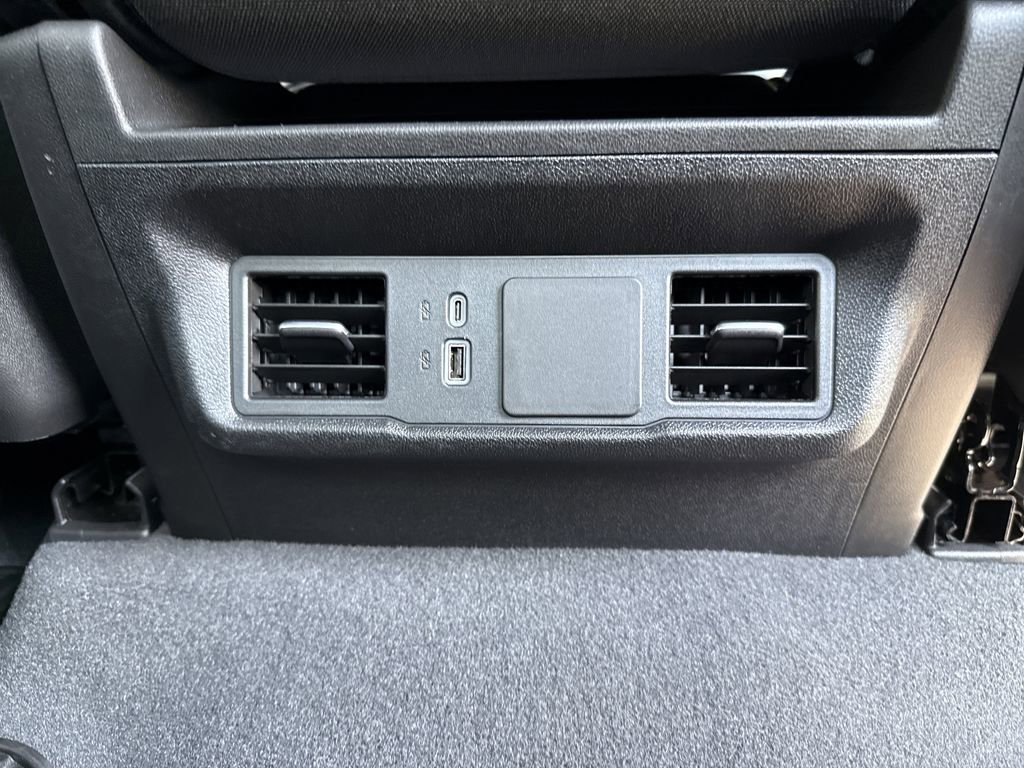 Used 2025 Chevrolet Silverado 1500 Custom image 38